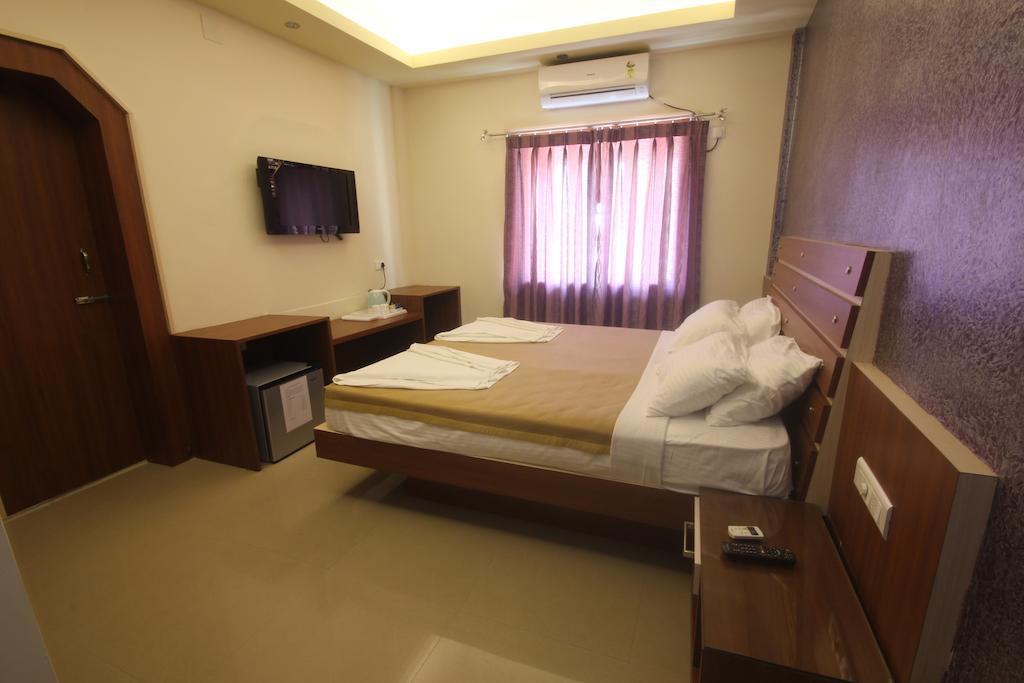 Urmee Hotel Bhubaneswar Habitación foto
