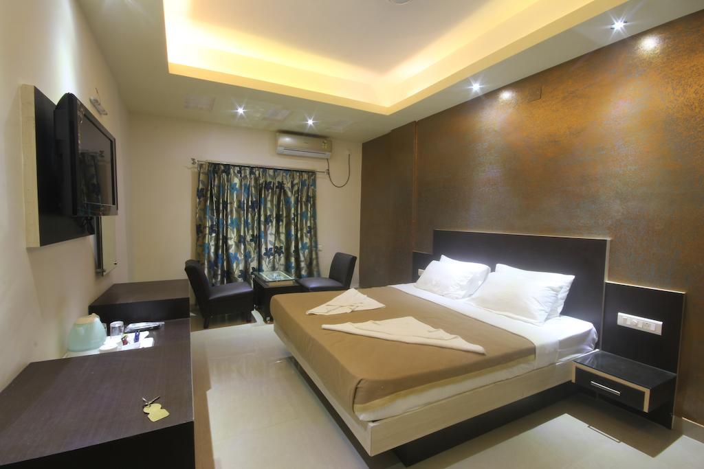 Urmee Hotel Bhubaneswar Exterior foto